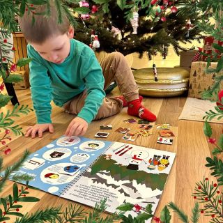 🎄 Naladíte se s námi na Vánoce? 🎄 Vánoční sešit je hravý průvodce pro nejmenší, kteří chtějí objevovat vánoční kouzlo krok...